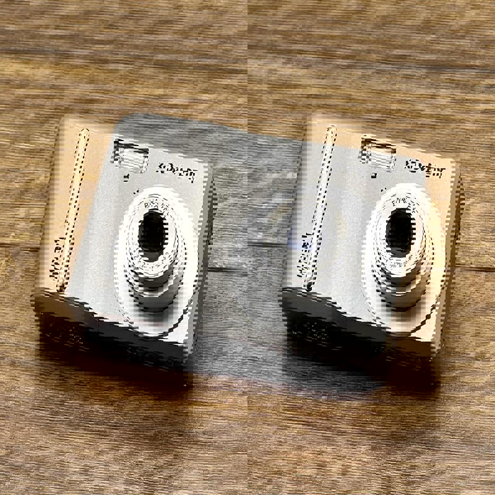 Advent Vintage digicam